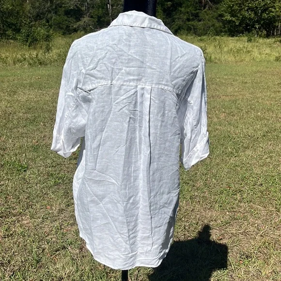 Theory women’s 100% linen white button up blouse. Size medium. - Picture 4 of 6